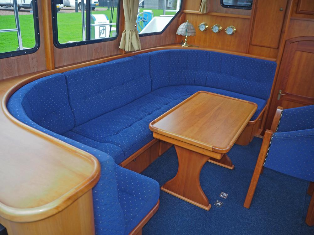 Saloon, Accommodation